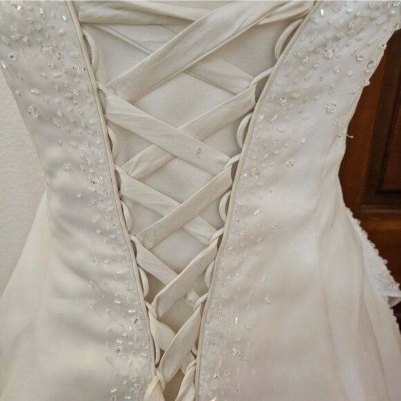 Maggie Sottero Couture wedding dress, white, size 10 - Picture 7 of 9